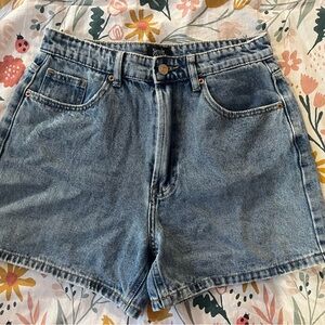 Simple Women's Classic Blue Jean Shorts